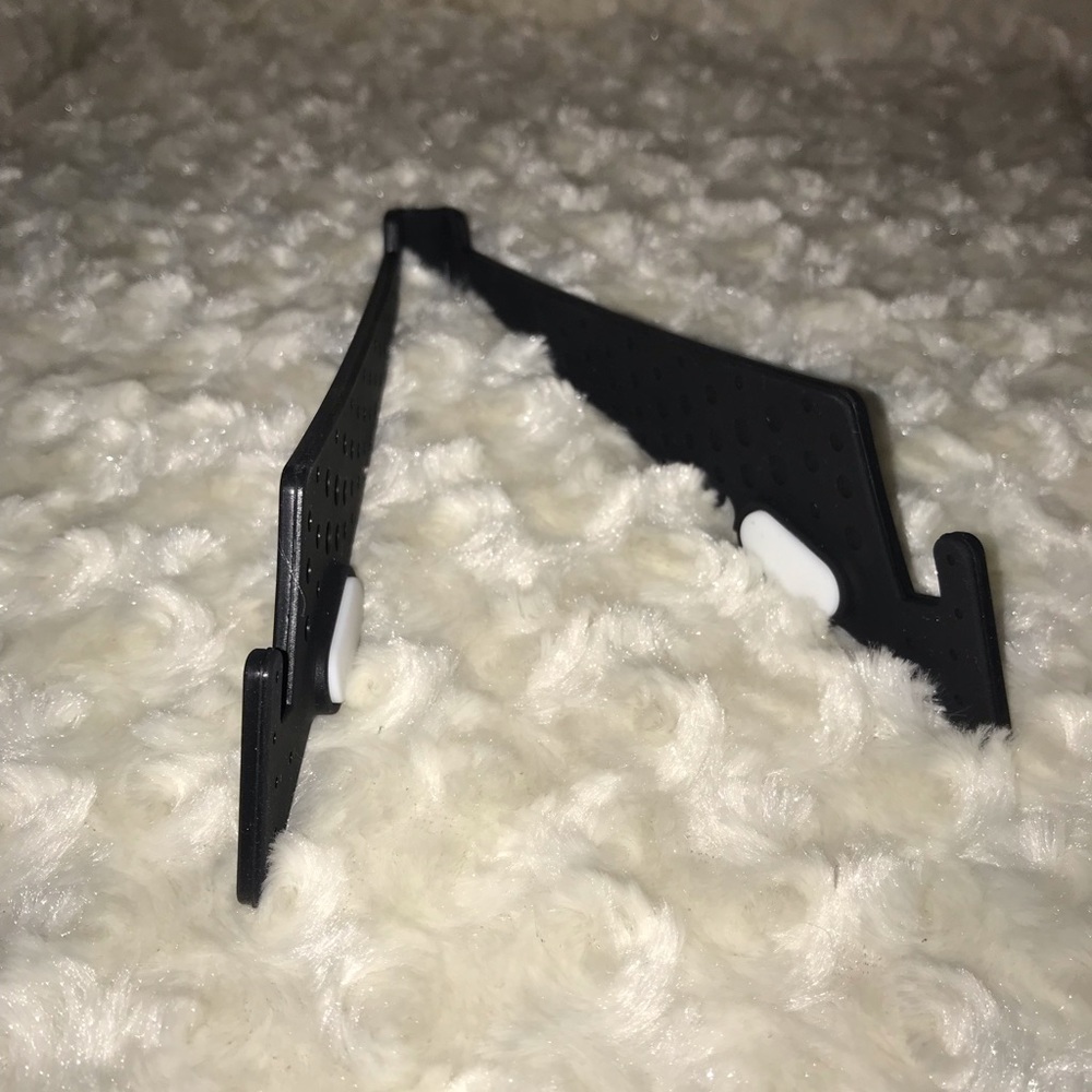 iPad traveling foldable stand